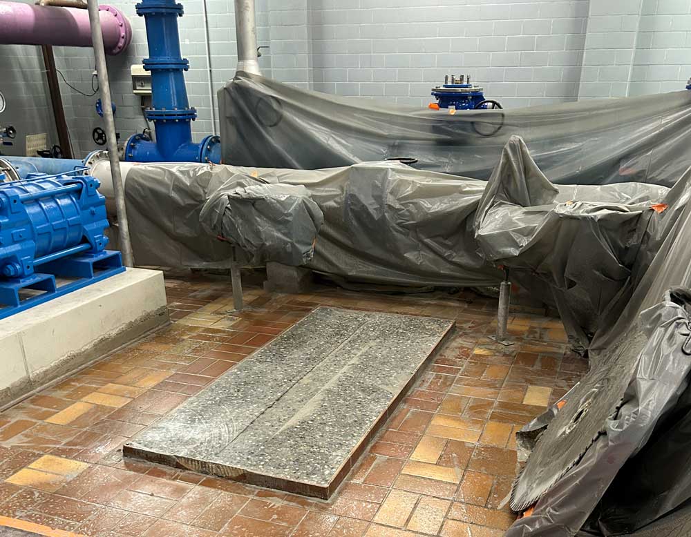 Kontrollierte Abbrucharbeiten auf der Baustelle
